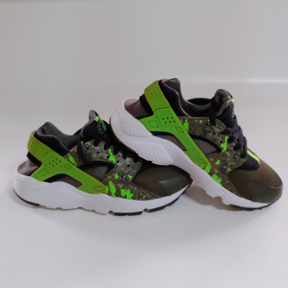 Nike Kids Sneakers in Olive Green and Neon Green Accents